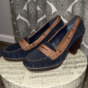 Tommy Hilfiger Navy Blue Suede Loafer Heels SZ 9.5